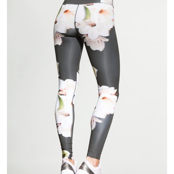 Carbon38 Green floral - Picture 1 of 4